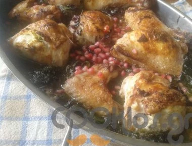 Η συνταγή της ημέρας: Κοτόπουλο με σπανάκι και ρόδι